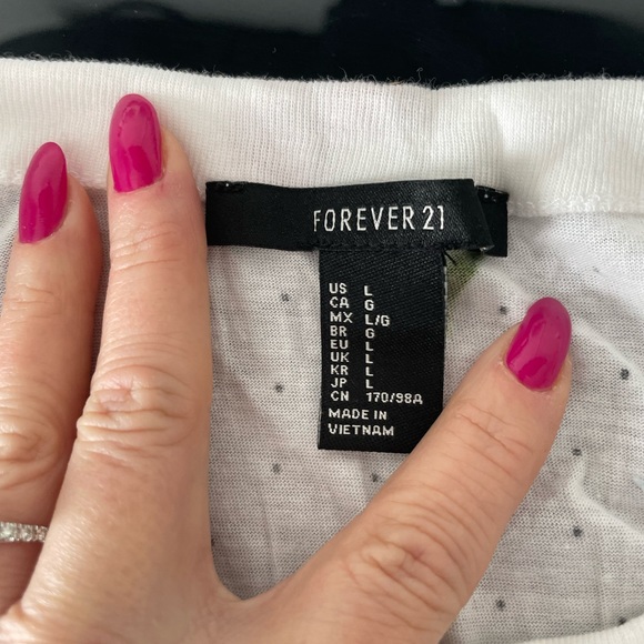 Forever 21 cherries cropped t-shirt like new. - Picture 2 of 2